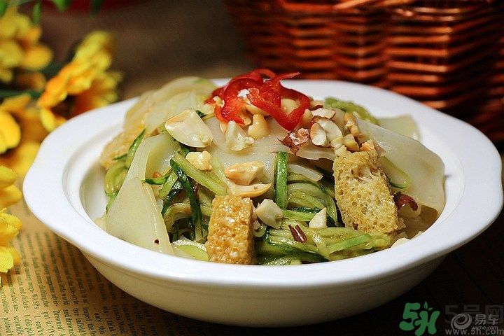 吃消炎藥還能吃涼皮涼面嗎？吃消炎藥吃涼皮會(huì)怎么樣？