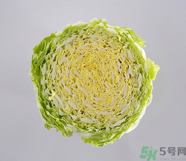 包菜外面爛了還能吃嗎？包菜里面有花可以吃嗎？