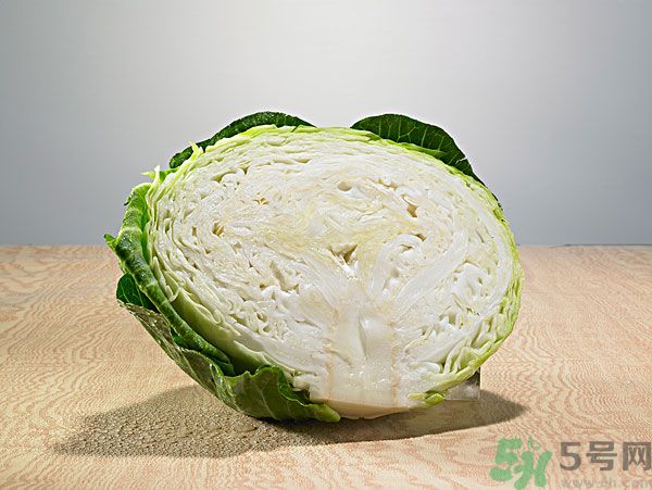 包菜外面爛了還能吃嗎？包菜里面有花可以吃嗎？