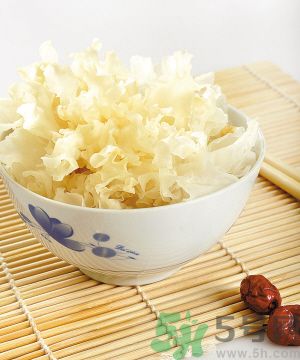 哈密瓜可以和銀耳一起煮嗎？哈密瓜可以和銀耳一起吃嗎？