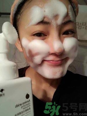 優(yōu)美成分零負(fù)擔(dān)清透水感凝霜適合什么年齡？?jī)?yōu)美成分零負(fù)擔(dān)清透水感凝霜怎么樣？