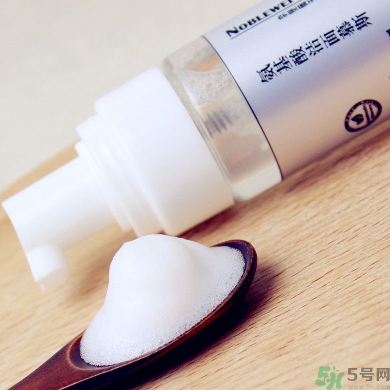 優(yōu)美成分零負(fù)擔(dān)清透水感凝霜適合什么年齡？優(yōu)美成分零負(fù)擔(dān)清透水感凝霜怎么樣？