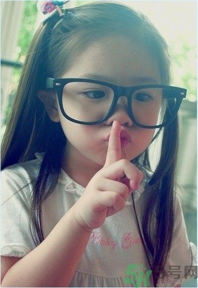 幼童屁股長出尾巴的原因是什么？孕婦缺什么幼童屁股長出尾巴？