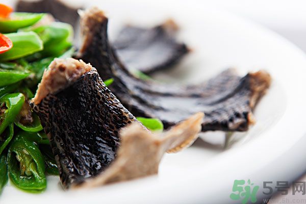 夏天吃蛇肉可以清火嗎？夏天吃蛇肉可以降火嗎？
