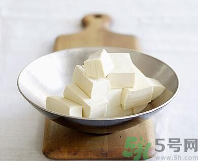 包菜可以和豆腐一起炒嗎？包菜能和豆腐一起吃嗎？