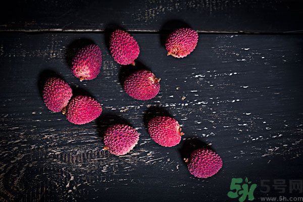 荔枝可以和雞蛋一起吃嗎？荔枝和雞蛋一起吃好嗎？
