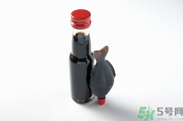 老抽和生抽的區(qū)別方法？怎么區(qū)分生抽和老抽？