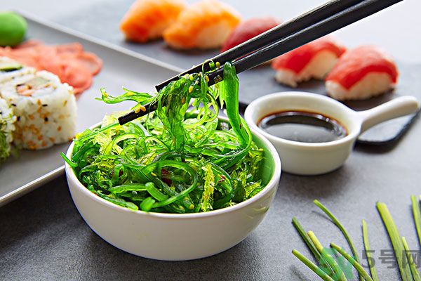 涼拌生菜放生抽還是老抽？涼拌菜放什么醬油好？