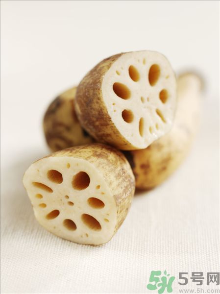 蓮藕里面的泥怎么清理？蓮藕里面的泥巴怎么洗？