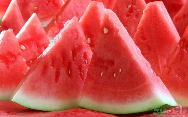 西瓜怎么挑熟的甜的？西瓜的儲(chǔ)存方法？