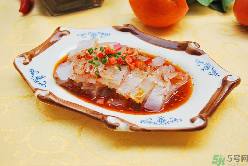 豆瓣醬的做法？豆瓣醬和黃豆醬的區(qū)別？
