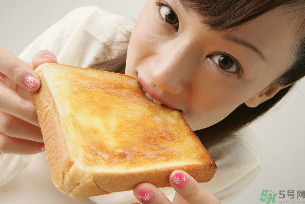 青春期女生吃很多是怎么回事？青春期女生很能吃怎么辦？