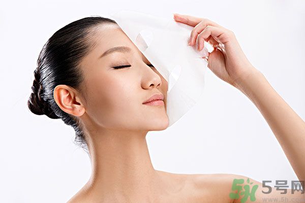 洗澡的時(shí)候可以敷面膜嗎？敷面膜和洗澡的順序