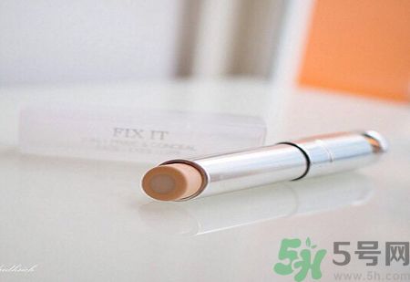 Dior瞬效美肌遮瑕膏適合什么膚質(zhì)？什么膚質(zhì)適合用Dior瞬效美肌遮瑕膏？