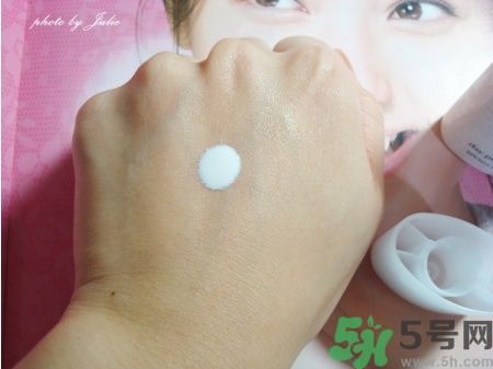 蘇菲娜sofina防曬霜哪款好用？sofina防曬白蕾絲藍(lán)蕾絲區(qū)別