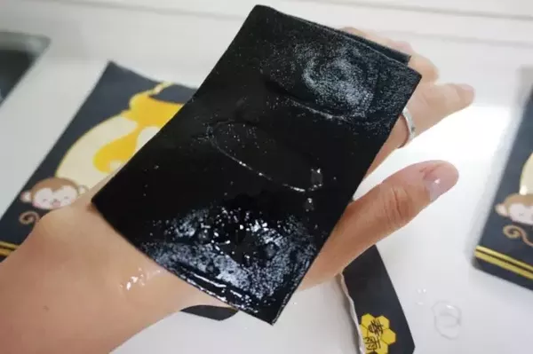 春雨黑盧卡面膜臉正在過敏可以用嗎？臉上過敏能用春雨黑盧卡面膜嗎