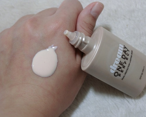 美寶蓮夢(mèng)幻奇跡控油透潤(rùn)持妝乳怎么樣？好用嗎？