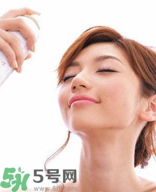 夏天臉油怎么辦？臉油怎么補(bǔ)妝？