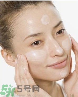 整天對(duì)著電腦，怎么減少對(duì)皮膚的傷害？