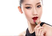 唇色深的人適合什么顏色的口紅？如何挑選口紅的顏色？