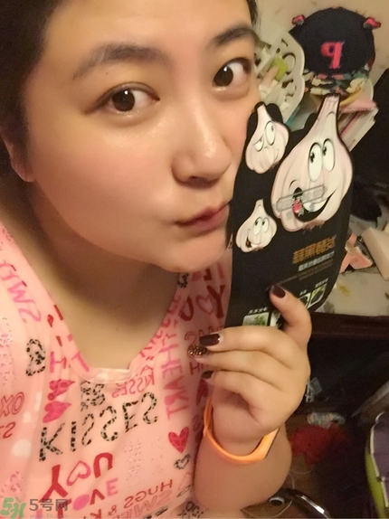 歐尚坊黑面膜怎么樣？歐尚坊黑蒜竹炭蠶絲面膜好用嗎？