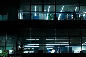 熬夜上火牙齦腫痛怎么辦？熬夜上火喉嚨痛怎么辦？