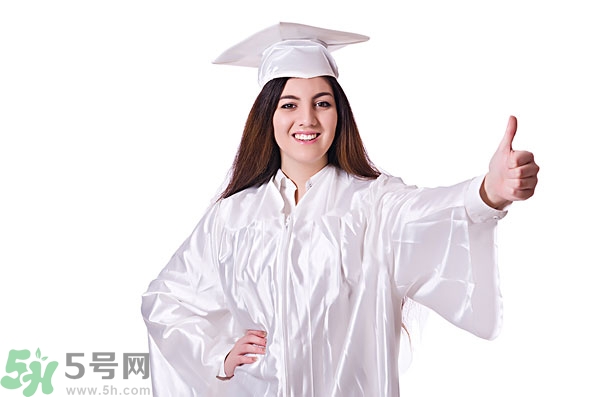 高中女生很矮還能長高嗎？高中女生矮怎么辦？