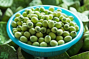 蓮子芯泡茶有什么功效？蓮子心的功效與作用