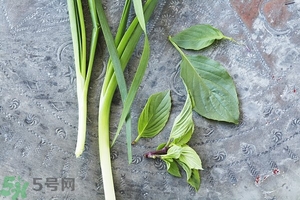 隔夜的韭菜能吃嗎？韭菜炒熟后第二天能吃嗎？