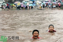 游泳喝到污水了怎么辦？游泳喝到臟水了會怎樣？