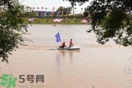 游泳喝到污水了怎么辦？游泳喝到臟水了會怎樣？