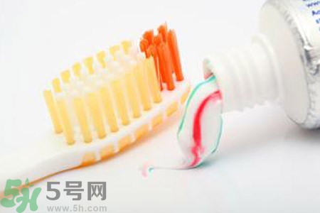 牙膏含氟好不好？牙膏含氟好還是不含氟好？
