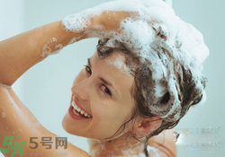夏天一天洗幾次澡比較好？夏天一天洗幾次澡比較養(yǎng)生？