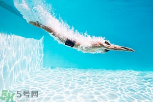 浮潛是什么意思？深潛和浮潛有什么區(qū)別？?