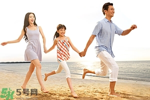 第一次來(lái)月經(jīng)能游泳嗎？經(jīng)期不適怎么緩解？