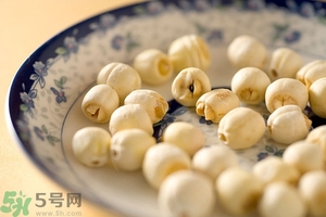 蓮子心泡水喝能去火嗎？蓮子心泡水喝有什么好處？