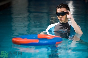 不會(huì)游泳可以浮潛嗎？浮潛需要會(huì)游泳么？