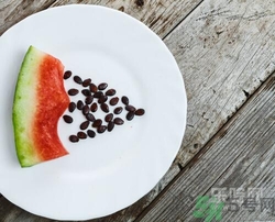 如何辨別催熟的西瓜？催熟的西瓜是什么樣的？