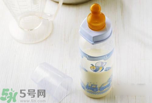 奶粉結(jié)塊是怎么回事？奶粉結(jié)塊可以吃嗎？