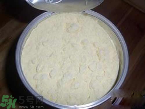 奶粉結(jié)塊是怎么回事？奶粉結(jié)塊可以吃嗎？