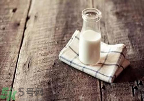 牛奶和羊奶哪個(gè)好？牛奶和羊奶哪個(gè)更有營(yíng)養(yǎng)？