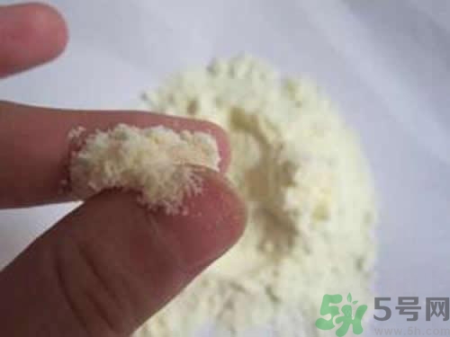 怎么判斷奶粉有沒有變質？判斷奶粉變質的方法