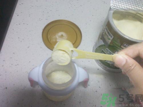 怎么判斷奶粉有沒有變質？判斷奶粉變質的方法