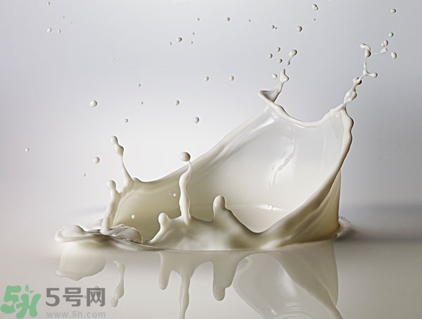 一天喝多少牛奶最好？牛奶一天喝多少合適？