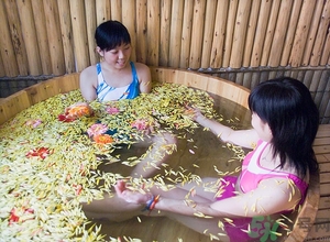 洗澡耳朵進(jìn)水了出不來怎么辦？洗澡時(shí)耳機(jī)進(jìn)水了怎么辦？