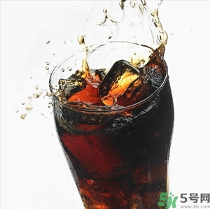 可樂第二天還可以喝嗎？隔夜的碳酸飲料可以喝嗎？