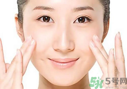 卸妝油怎么用？卸妝油的正確使用方法
