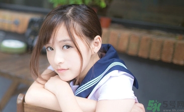 15歲月經(jīng)推遲二個(gè)月正常嗎？15歲兩個(gè)月沒(méi)來(lái)月經(jīng)是怎么回事？