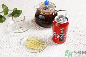 可樂能和咖啡一起喝嗎？咖啡和碳酸飲料能一起喝嗎？