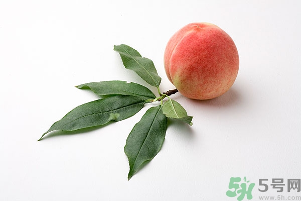 桃子裂口是什么原因？表面有裂口的桃子能吃嗎？